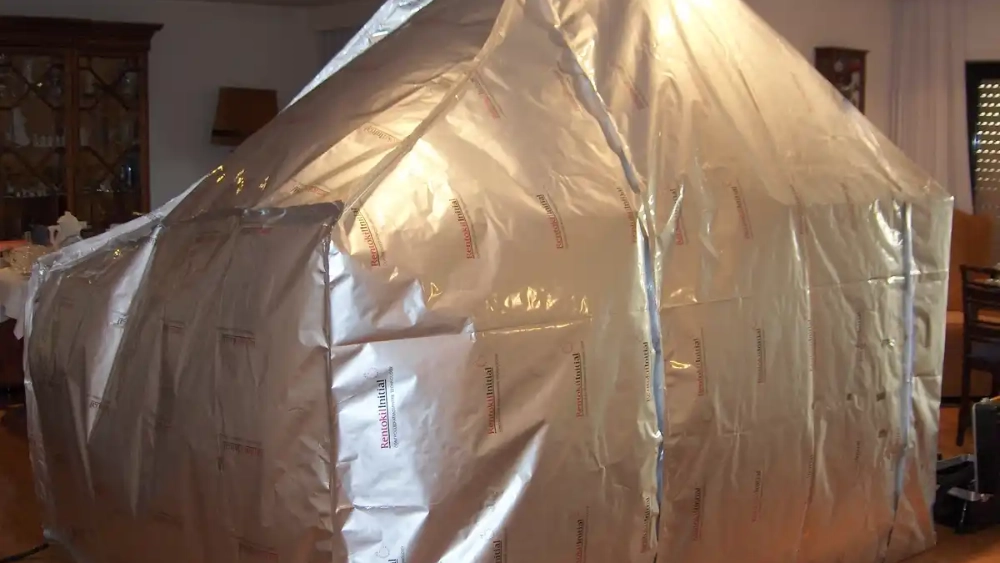 rentokil-Image-technicians-GLO-entotherm tent-bed bugs-GLO