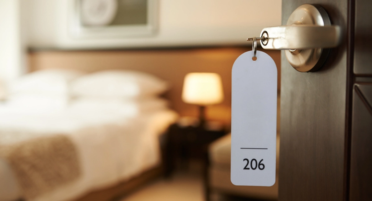 image-stock-hotel-room-key.webp