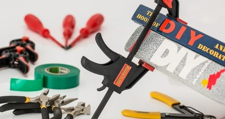 5 Common Poor Home Habits That Attract Pests Fix Cracks and Crevices