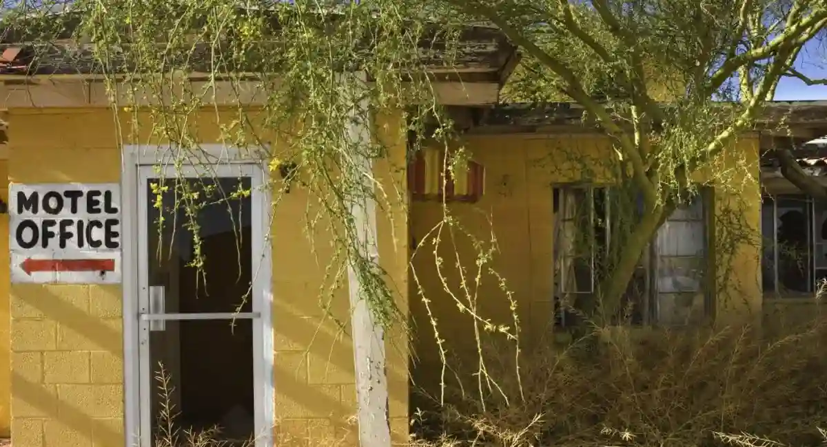 weed control for motel